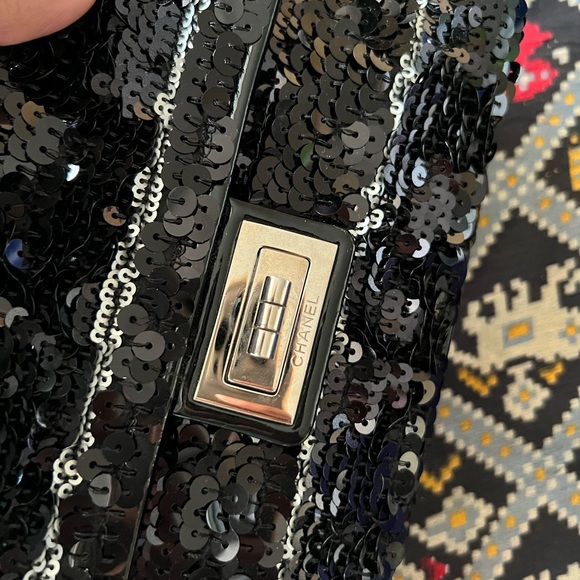 Authentic Chanel sequin handbag - Picture 6 of 15